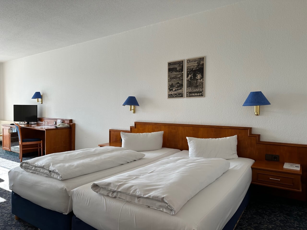 Doppelzimmer Raum komplett mit Doppelbett Zoom